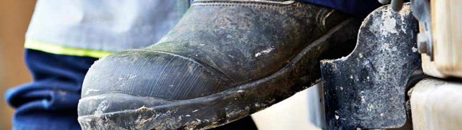 Varmt arbejdstoej og sikkerhedssko til vinter