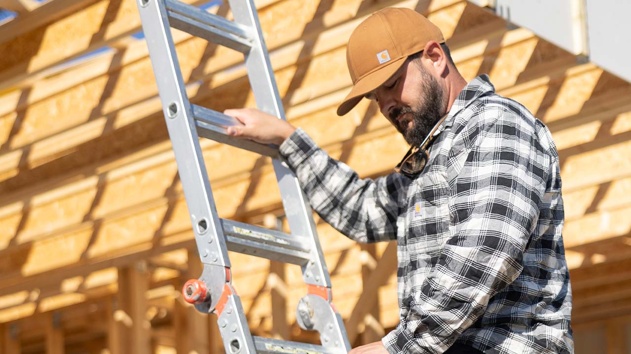 Carhartt skjorte i hvid og sort