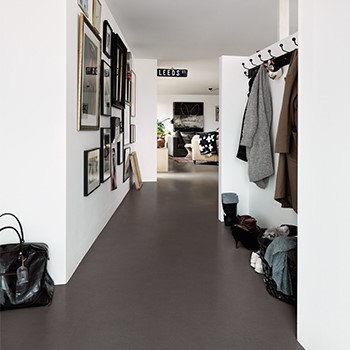 Inspiration og råd til mørke gulve