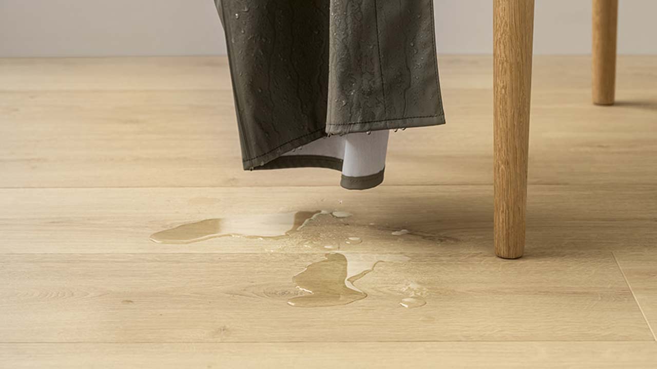 Holdbar vinyl og laminat - ogs&aring; vandt&aelig;t