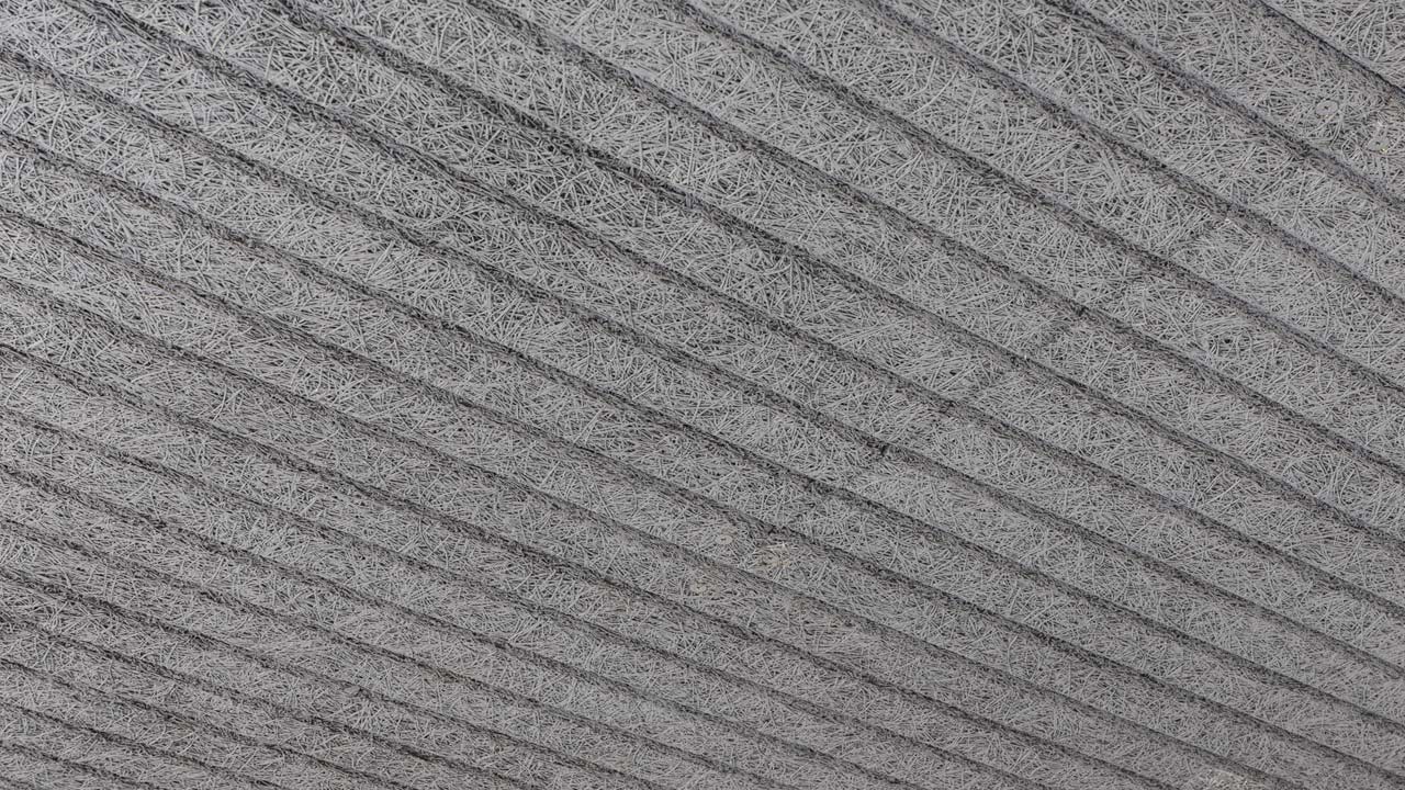 Vedligehold lydabsorberende tr&aelig;plader