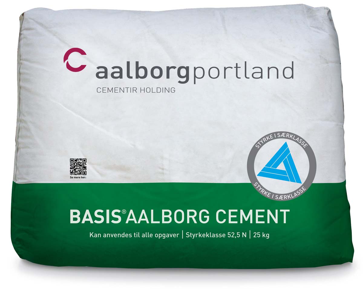 Pose med Aalborg Portland Basis Cement