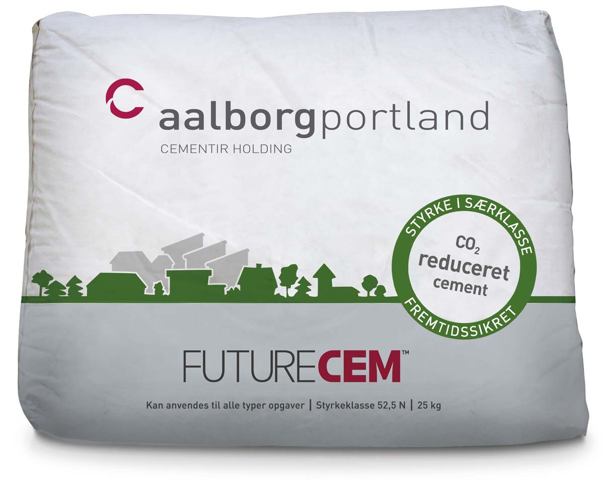 Pose med Aalborg Portland Futurecem Cement