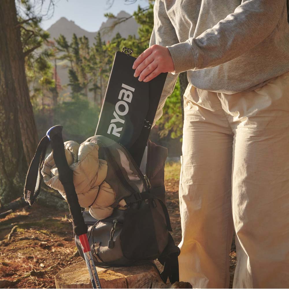 Ryobi solpanel til rygsæk og friluftsliv