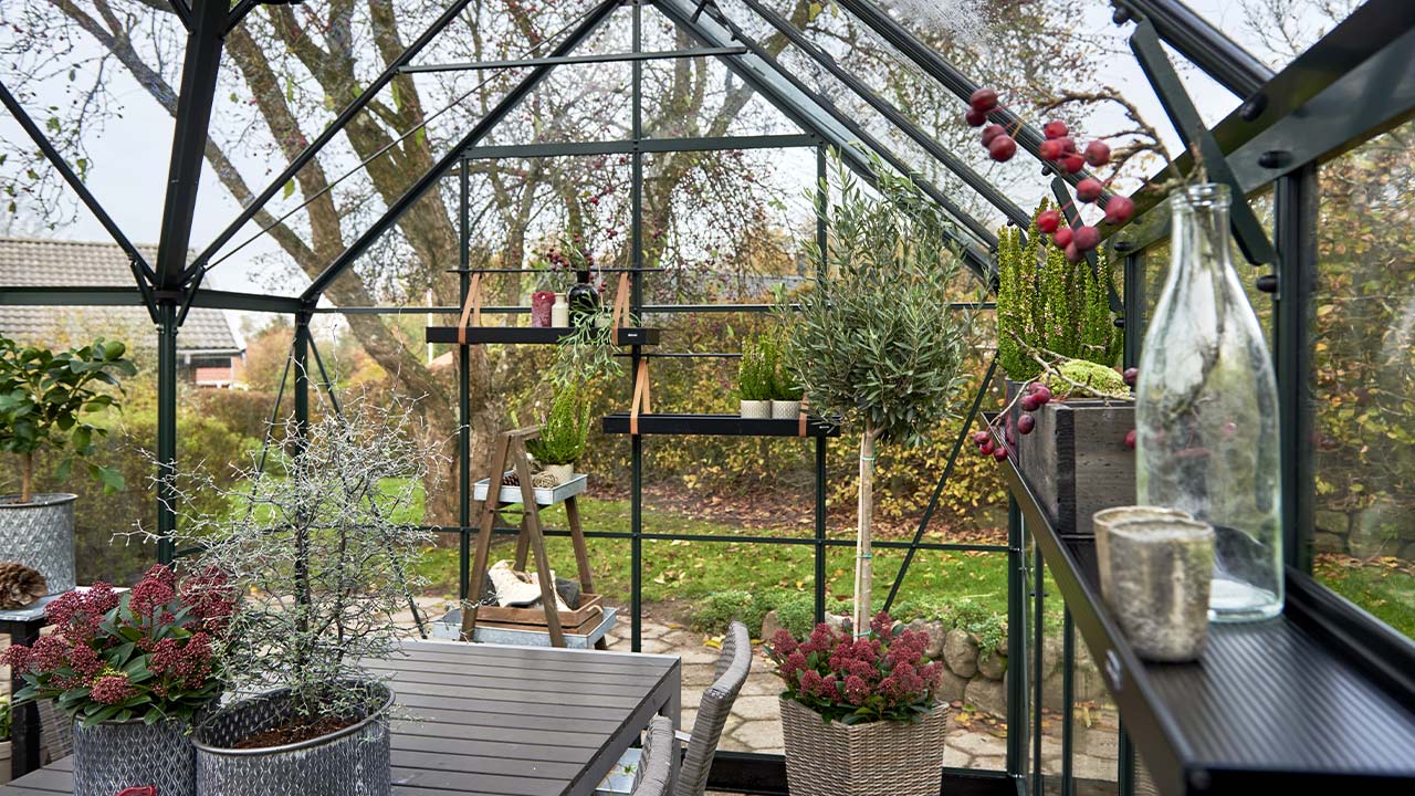 Indretning af Halls Icon Gardenhouse drivhus