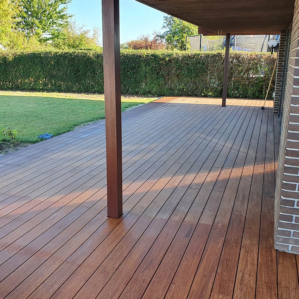 Overdækket bambus terrasse