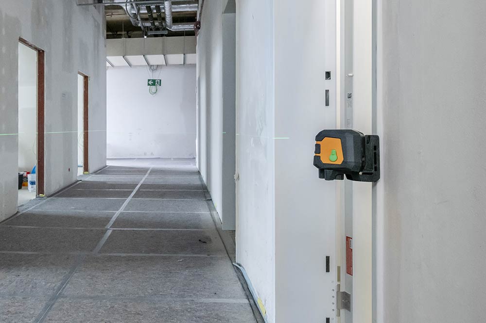 Linjelaser og krydslaser i indendørsbyggeri