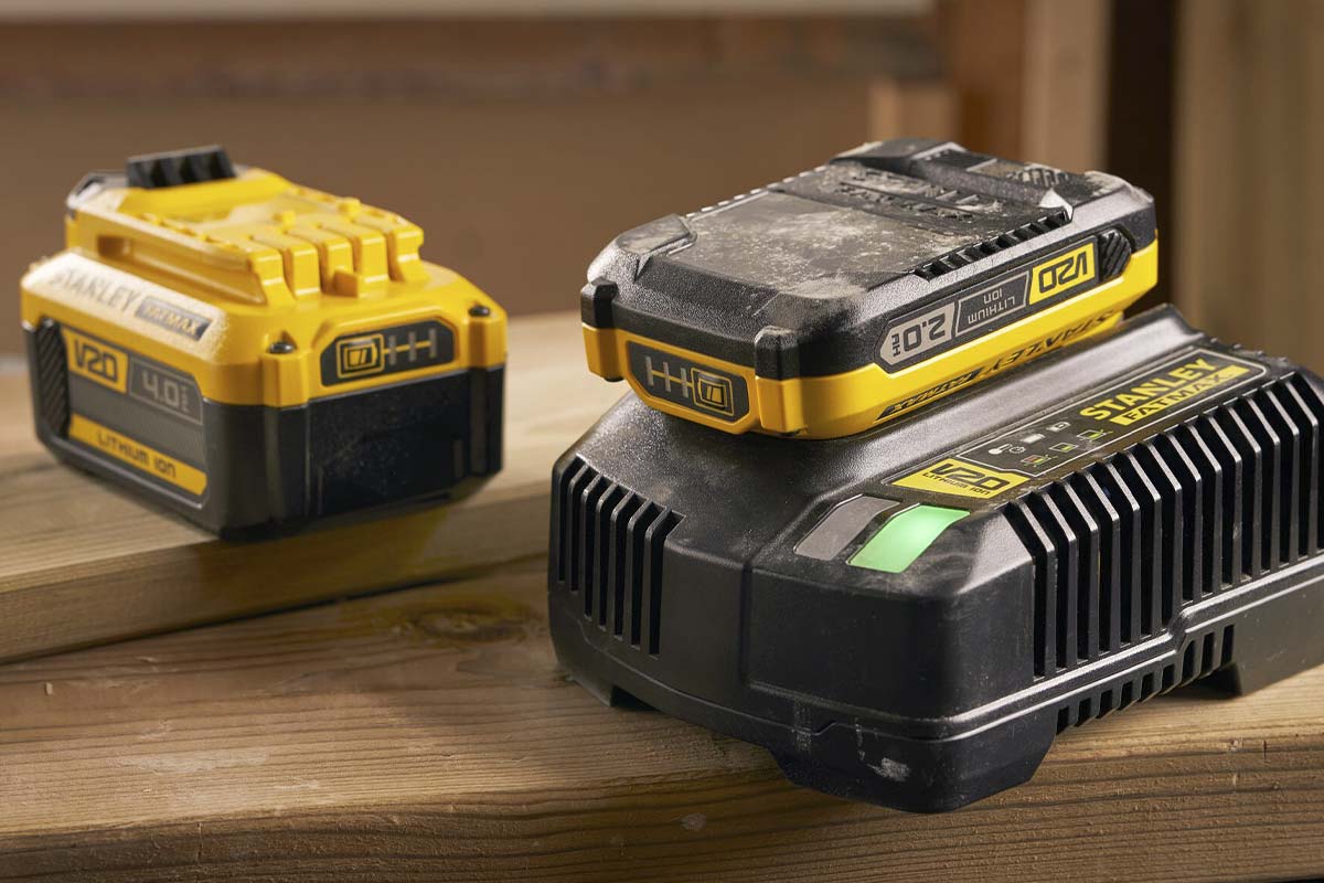 Stort FatMax V20 batteri og oplader