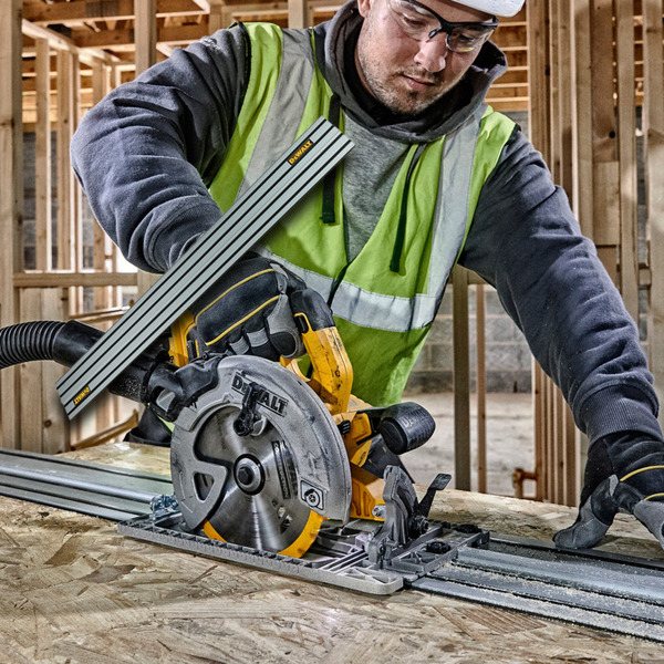 DEWALT XR Rundsav 18V DCS572N-XJ + Styreskinne 1500mm