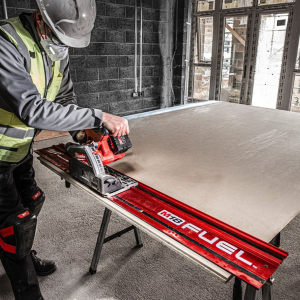 Milwaukee M18 Dyksav med skinne - 18V FPS55-0