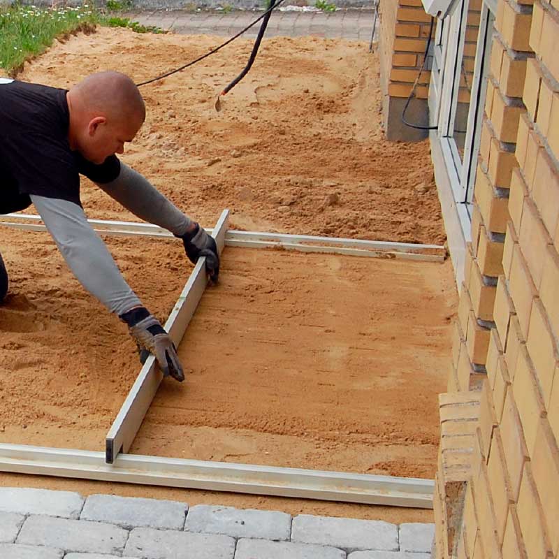 Brolæggerværktøj og retteskinner fra Bygma