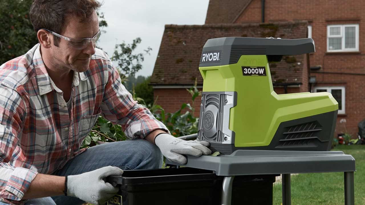 Kompostkværnen supplerer en løvsuger helt fantastisk