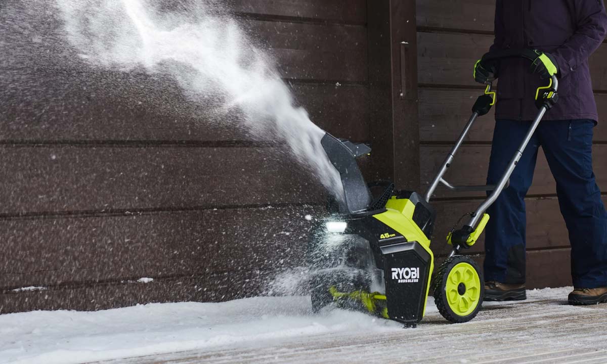 Ryobi Snerydder i Bygmas udvalg af vinterudstyr