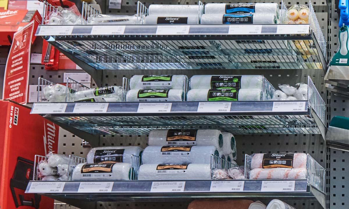 Malerrulle udvalg på hylder i Bygma