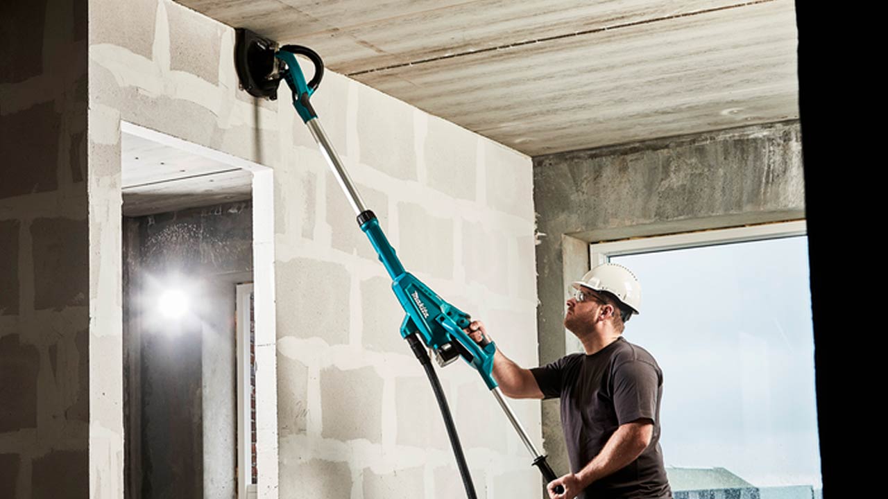 Makita girafsliber der sliber nye vægge