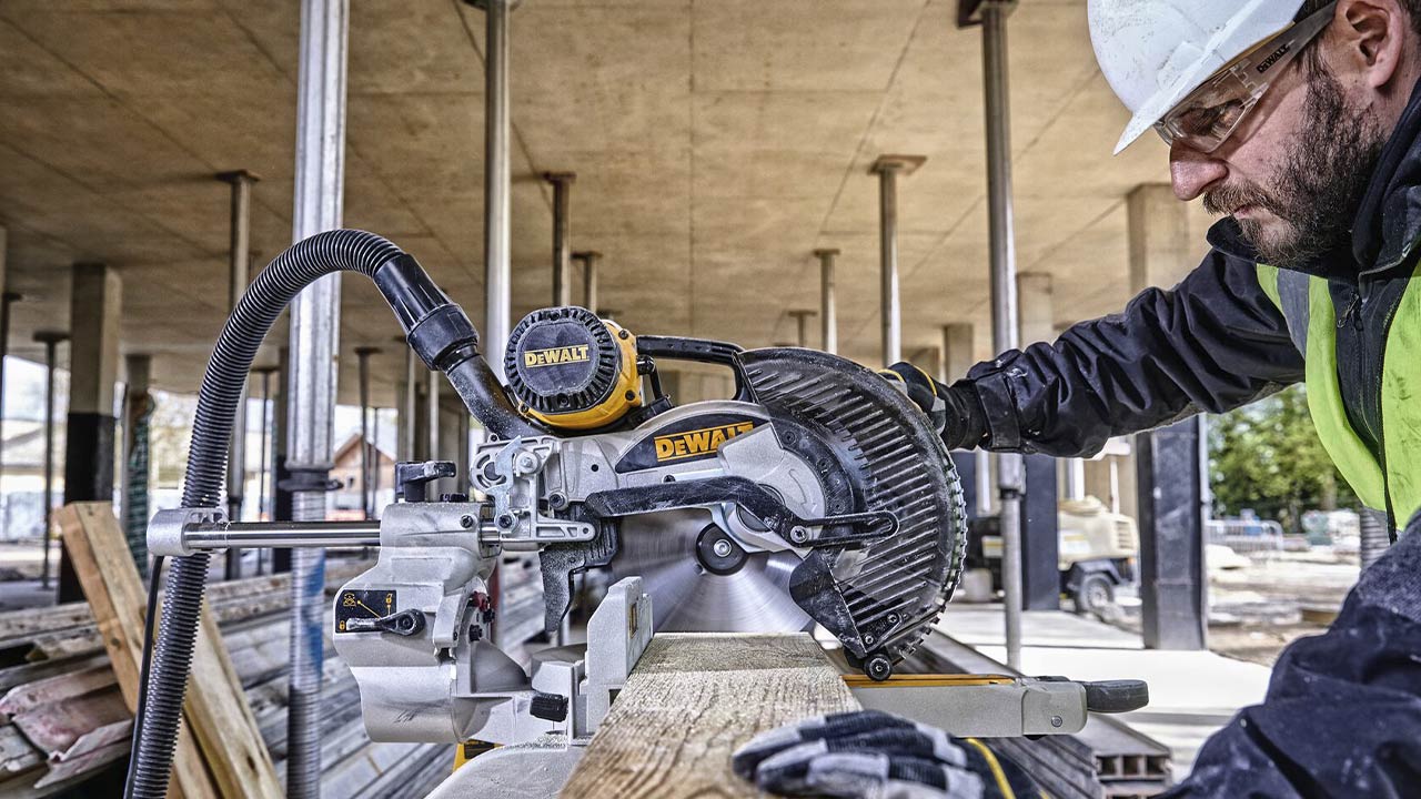 DEWALT kap- geringssav