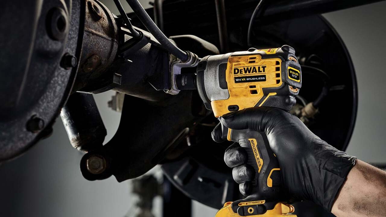 DEWALT slagn&oslash;gle til bilv&aelig;rksted