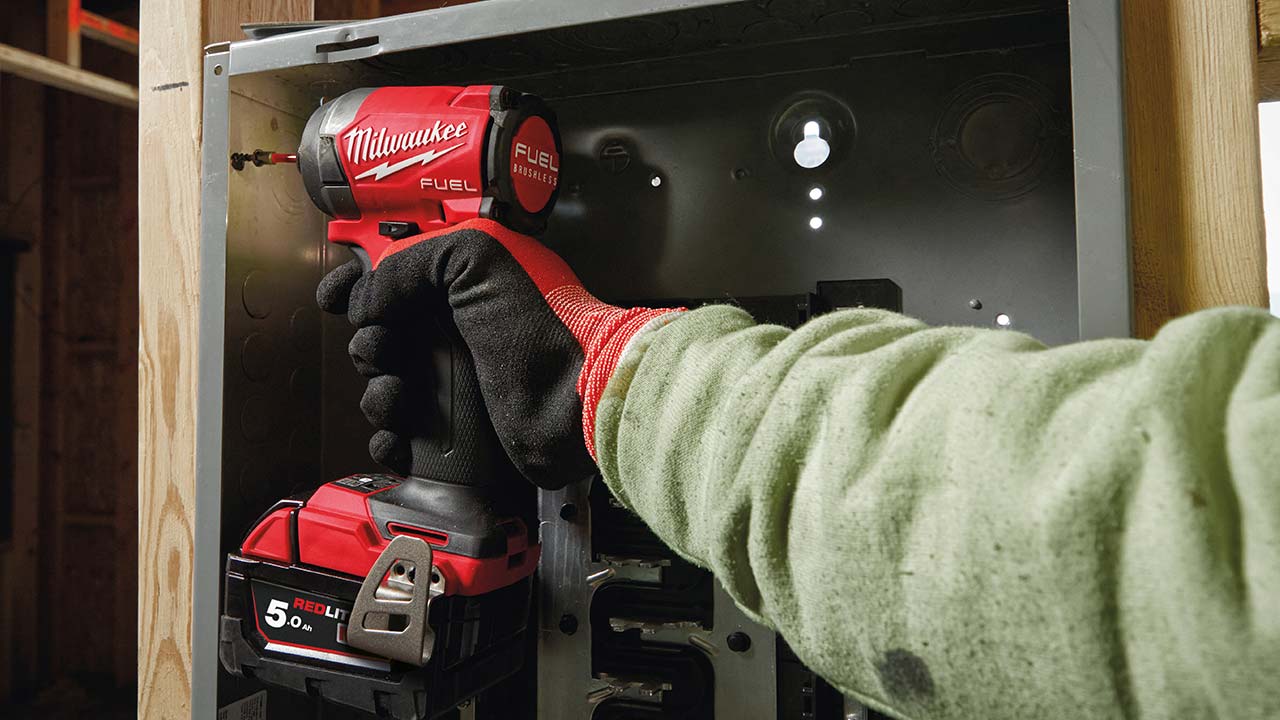 Milwaukee Slagskruemaskine til st&aring;l og tr&aelig;