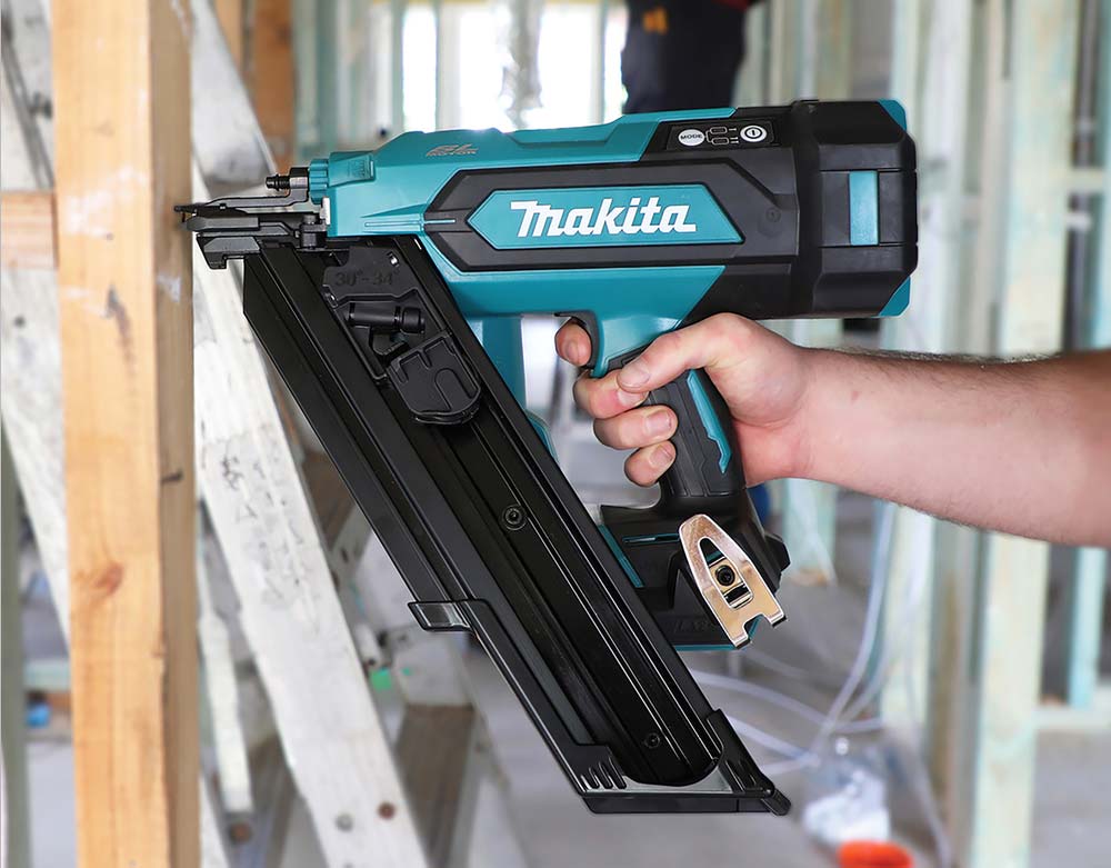 Makita sømpistol på lægte