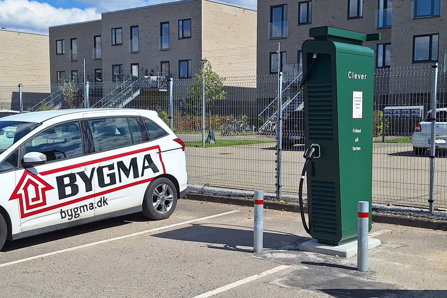 Ladestander til elbil hos Bygma