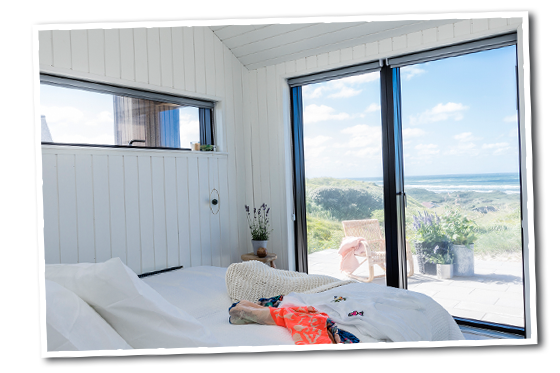 Lyst soveværelse i Skanlux sommerhus