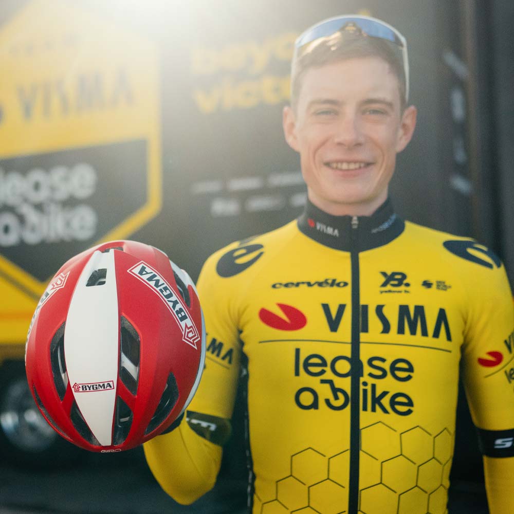 Bygma på Jonas Vingegaards hjelm